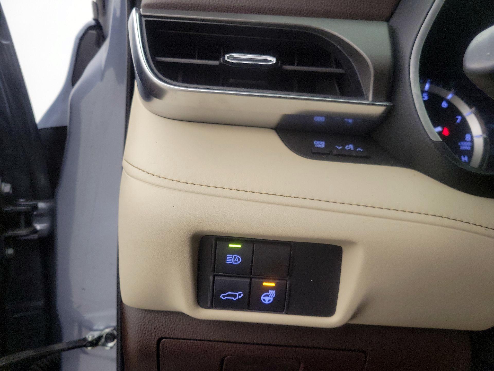 Thumbnail: 2022 Toyota Highlander - 13