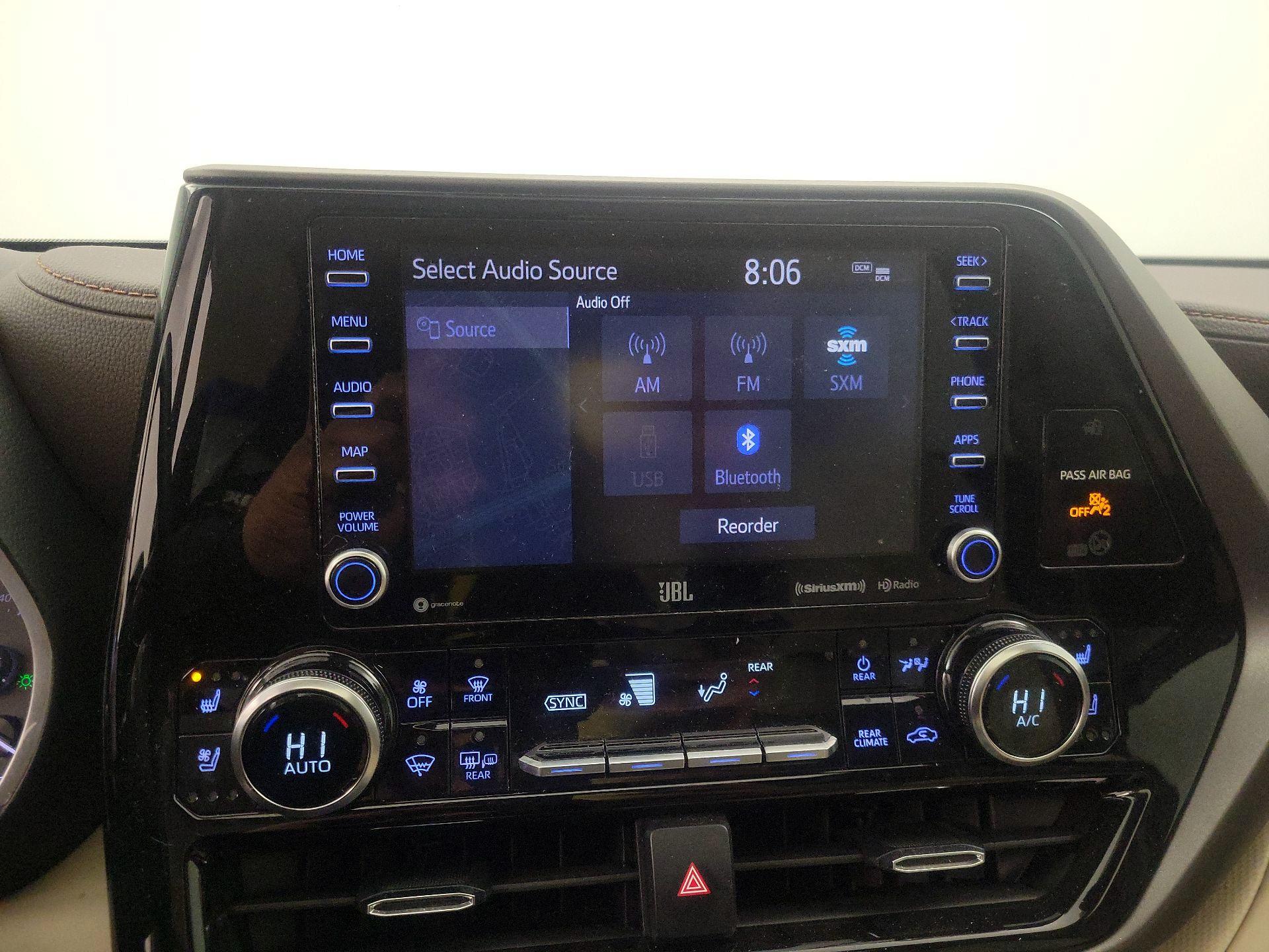 Thumbnail: 2022 Toyota Highlander - 16