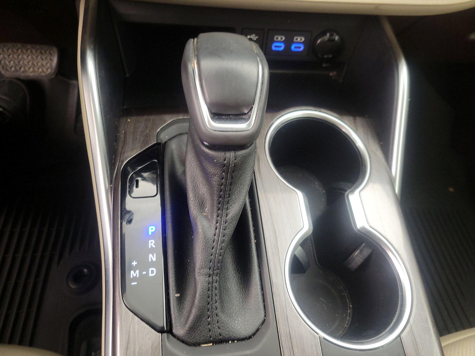 Thumbnail: 2022 Toyota Highlander - 18