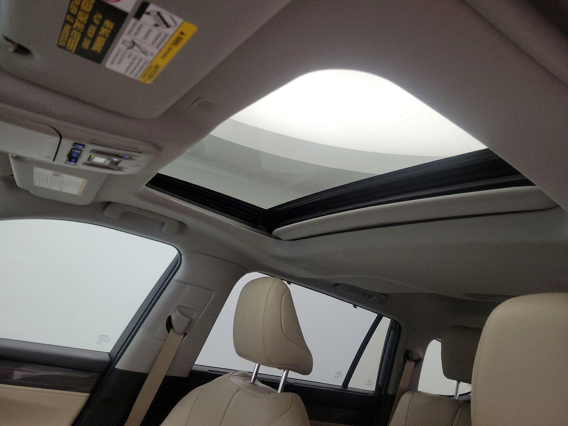 Thumbnail: 2022 Toyota Highlander - 20