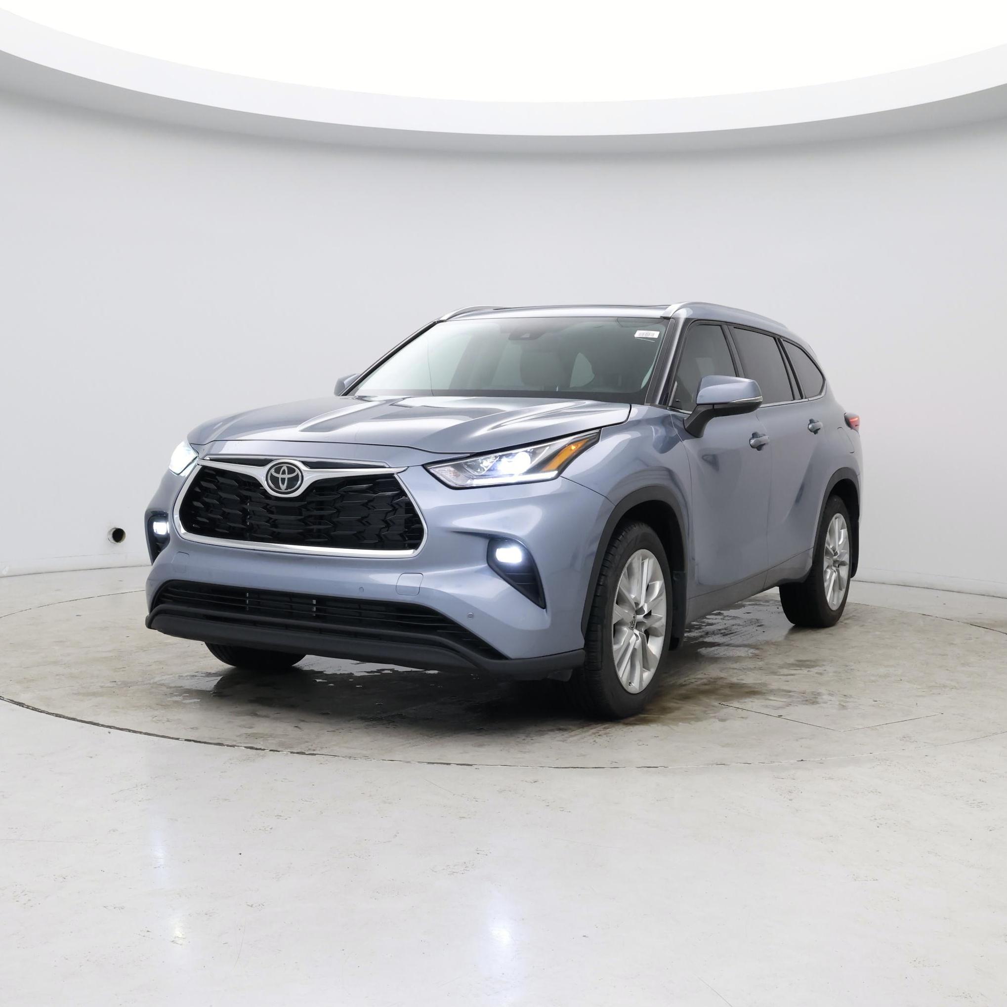 Thumbnail: 2022 Toyota Highlander - 4