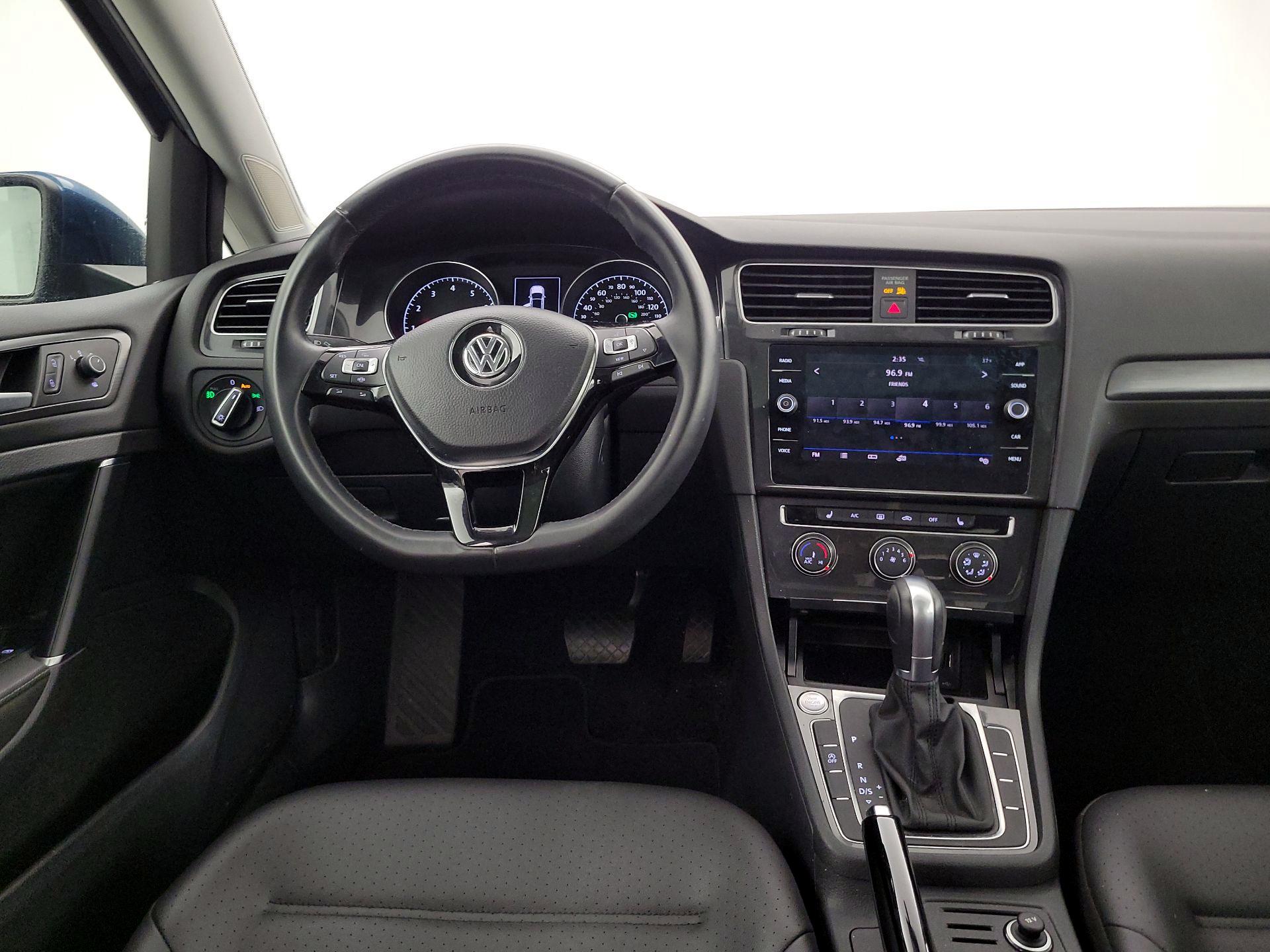 Thumbnail: 2019 Volkswagen Golf - 10