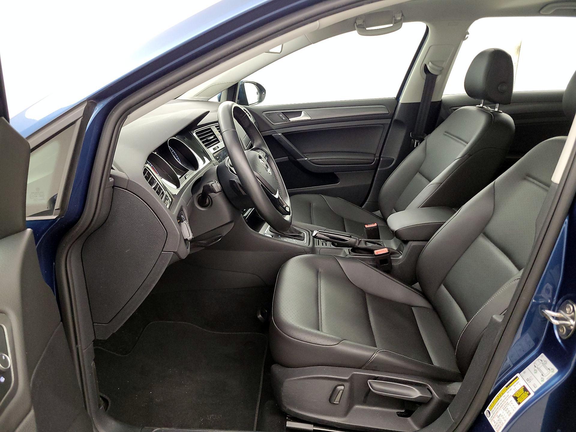 Thumbnail: 2019 Volkswagen Golf - 11