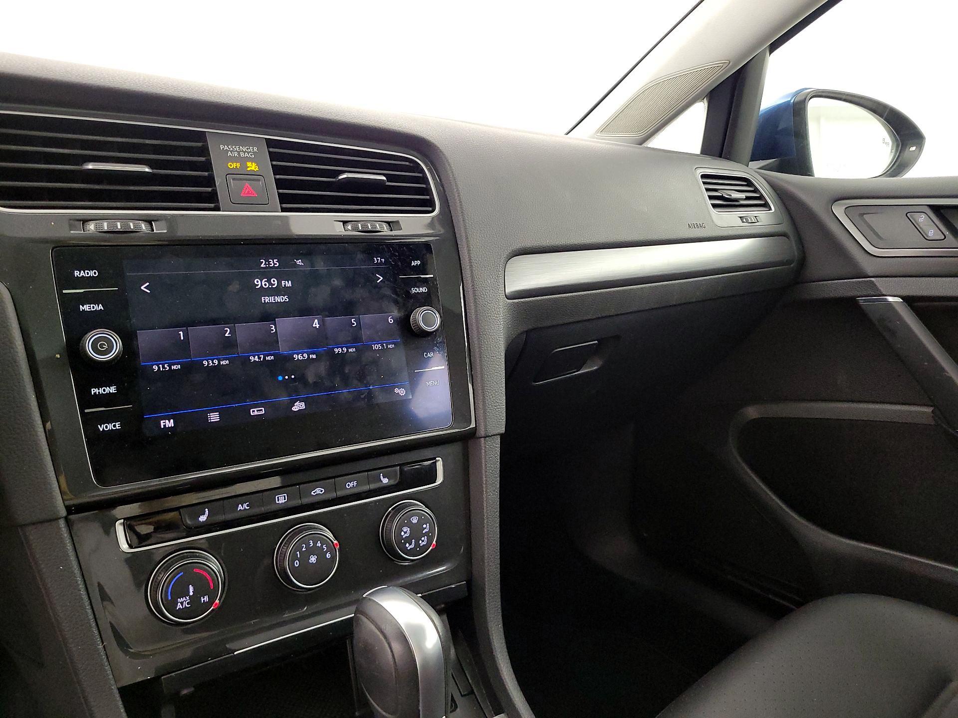 Thumbnail: 2019 Volkswagen Golf - 15