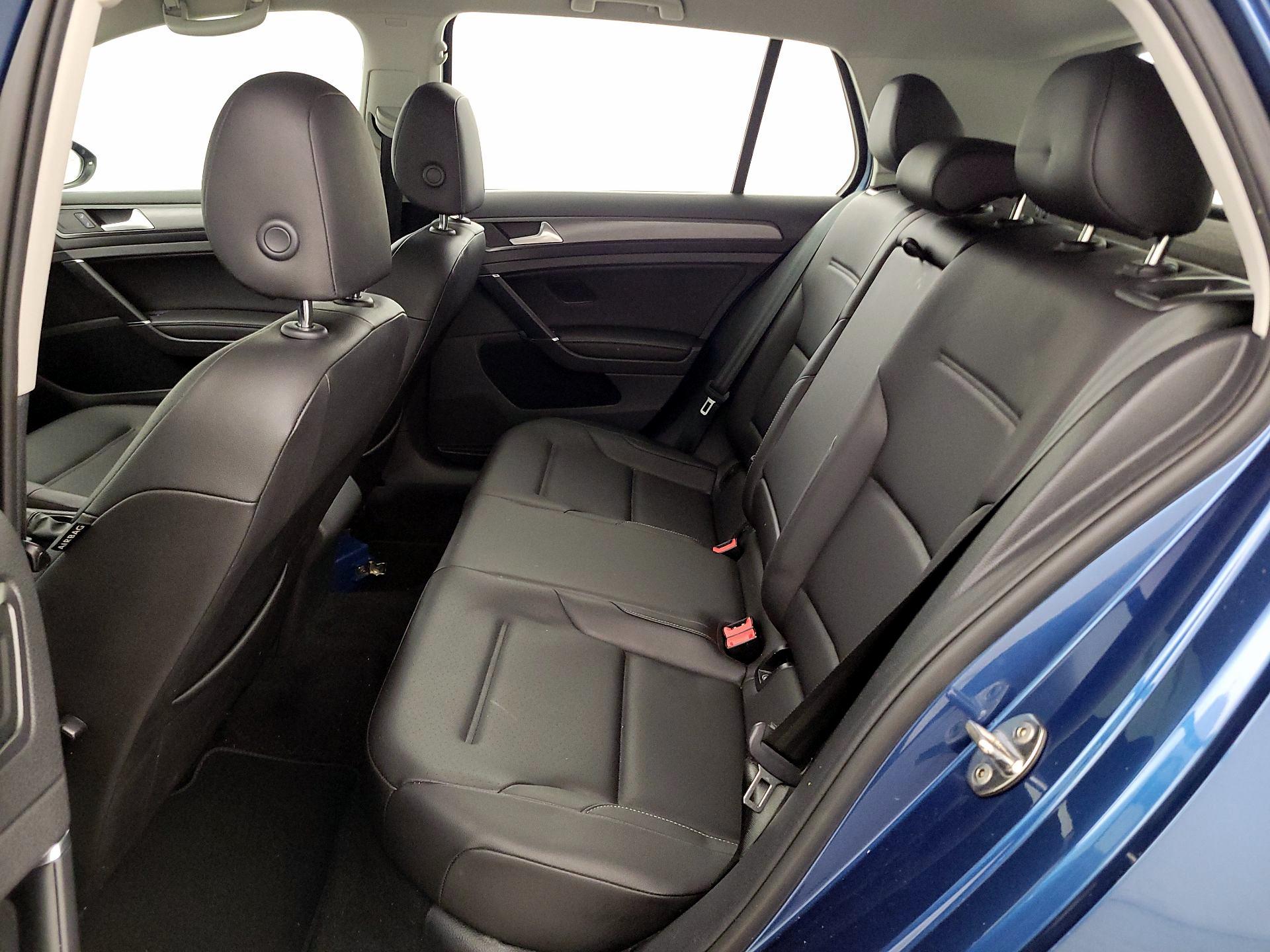 Thumbnail: 2019 Volkswagen Golf - 20