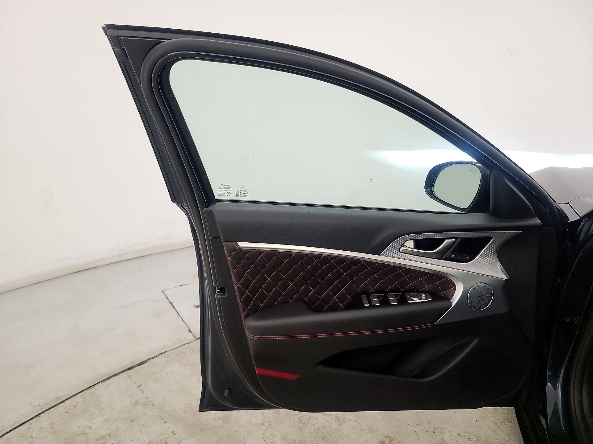 Thumbnail: 2023 Genesis G70 - 12