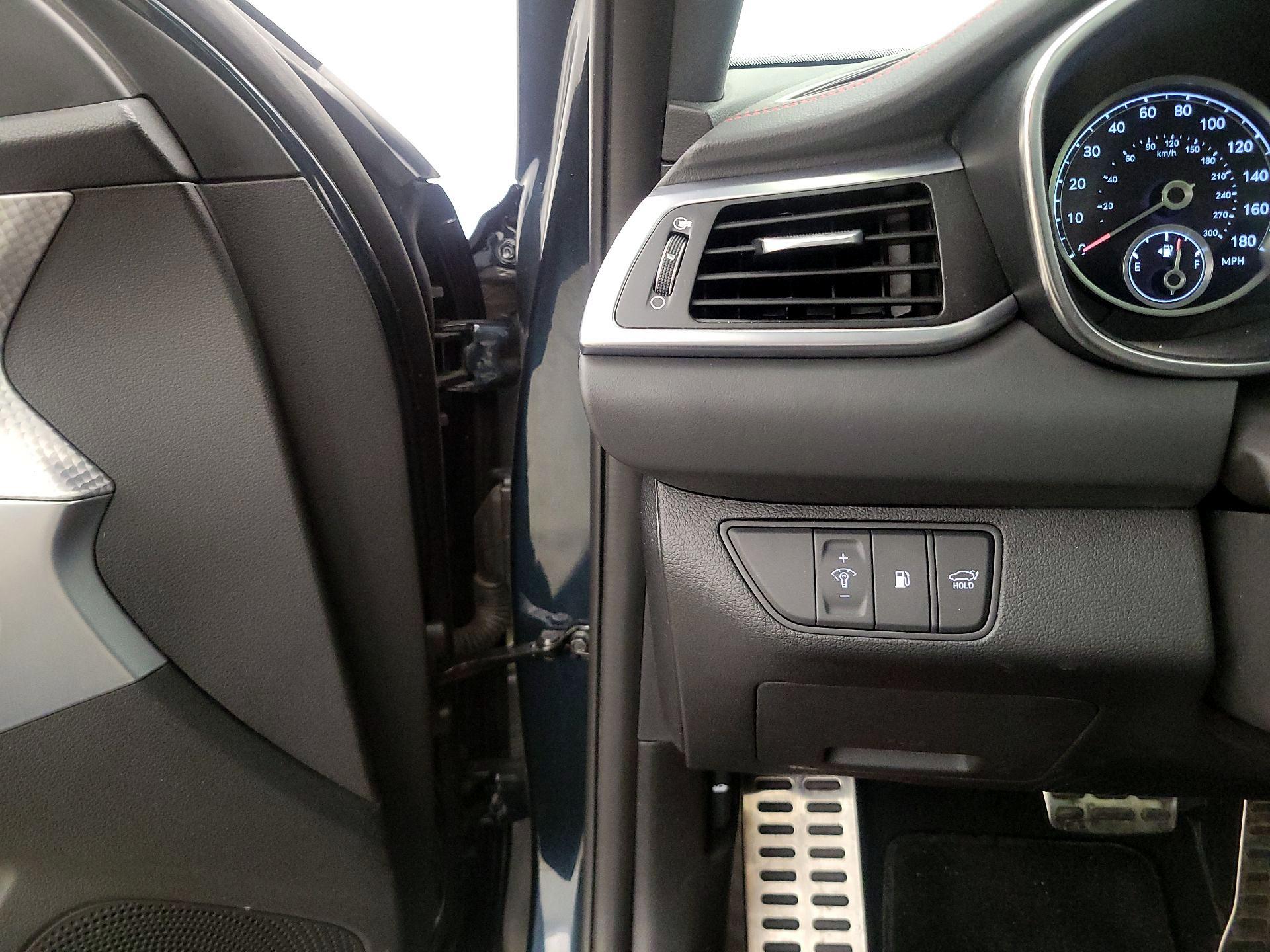 Thumbnail: 2023 Genesis G70 - 13