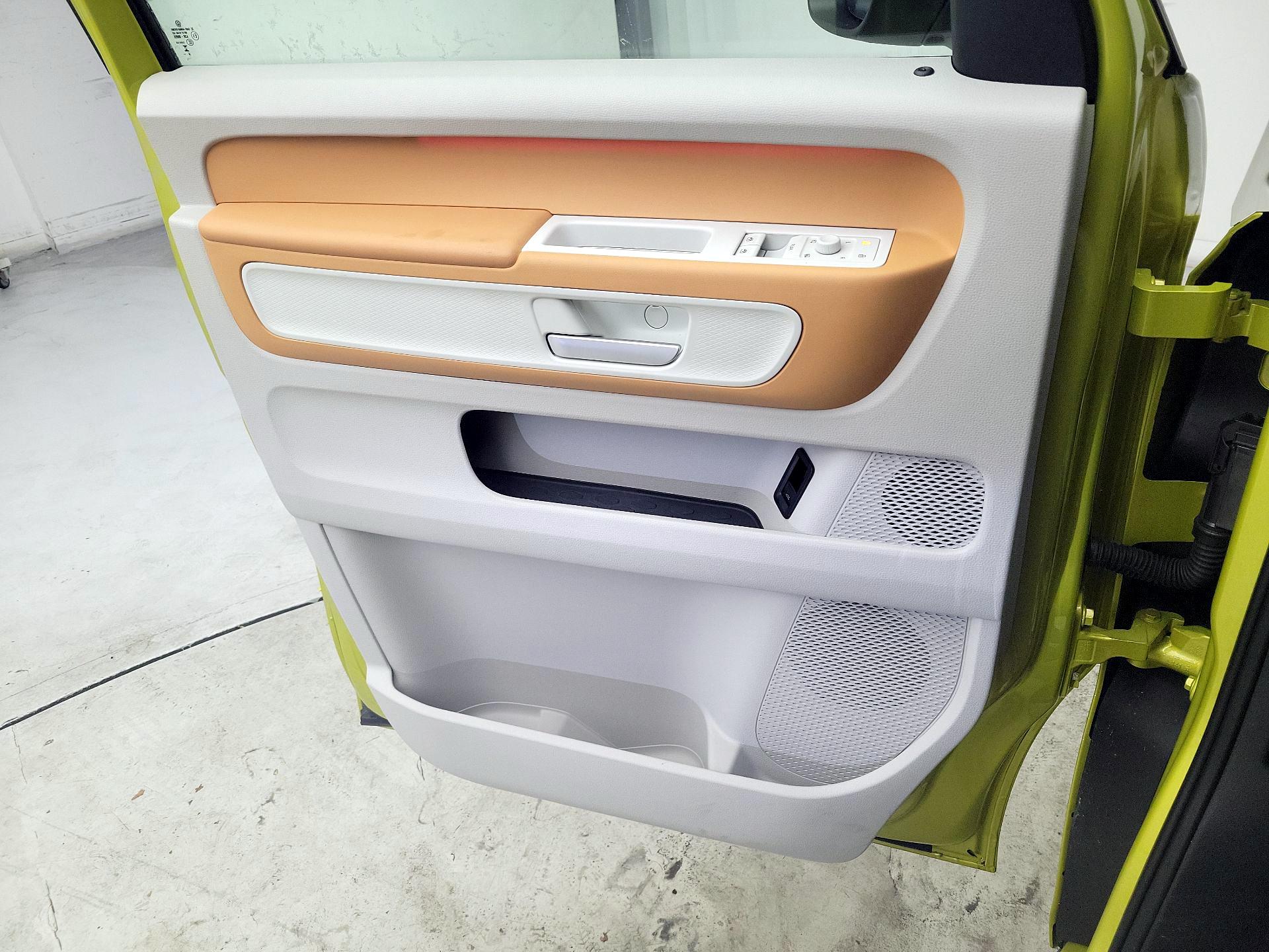 Thumbnail: 2025 Volkswagen ID.Buzz - 12