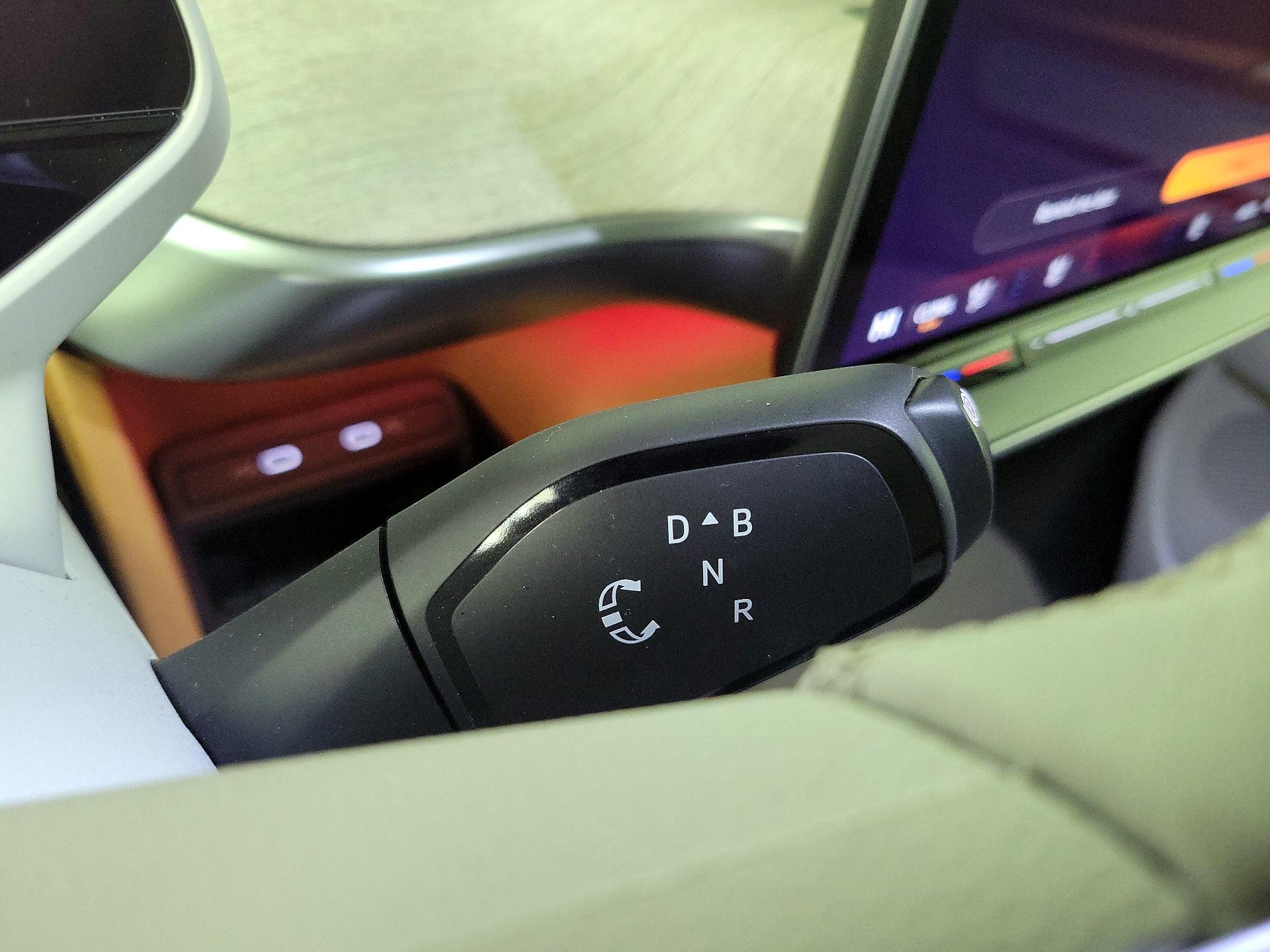 Thumbnail: 2025 Volkswagen ID.Buzz - 18