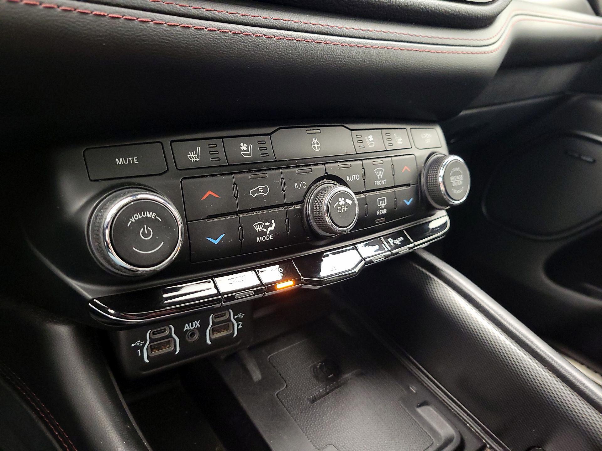 Thumbnail: 2021 Dodge Durango - 17