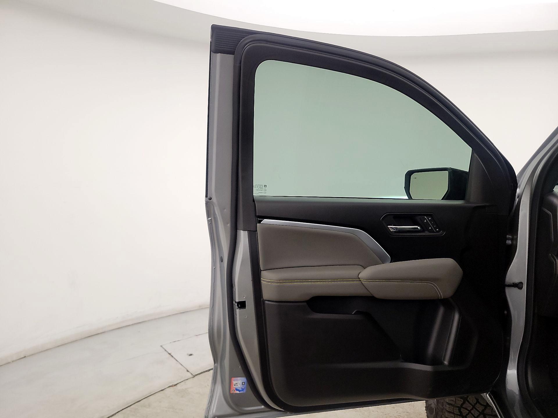 Thumbnail: 2026 Chevrolet Colorado - 12