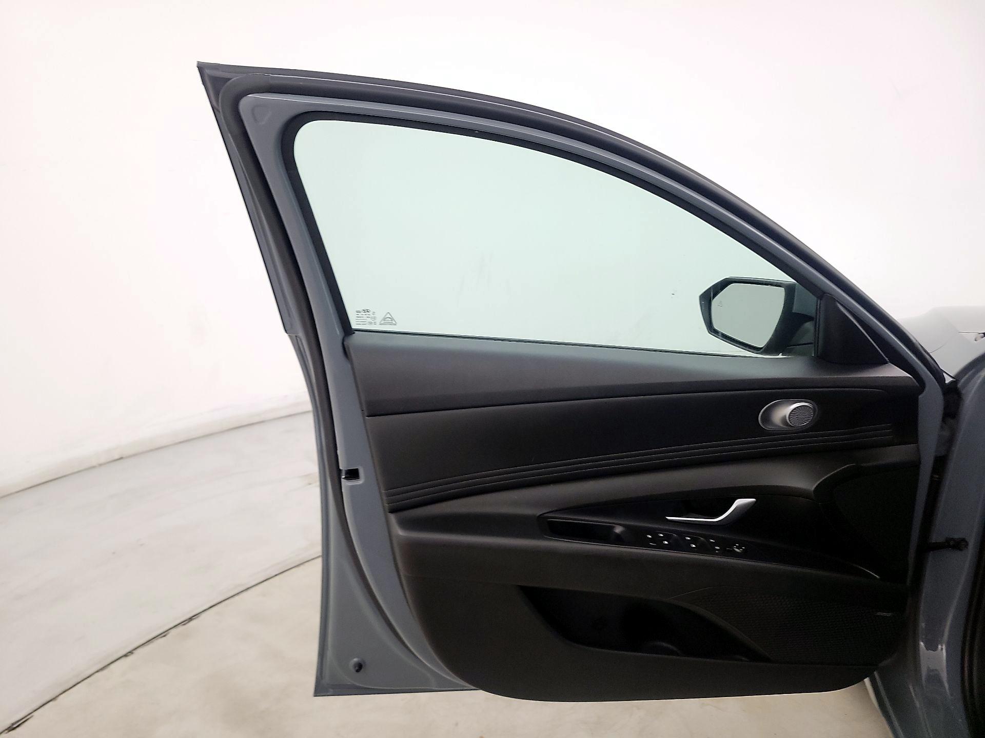 Thumbnail: 2022 Hyundai Elantra - 12