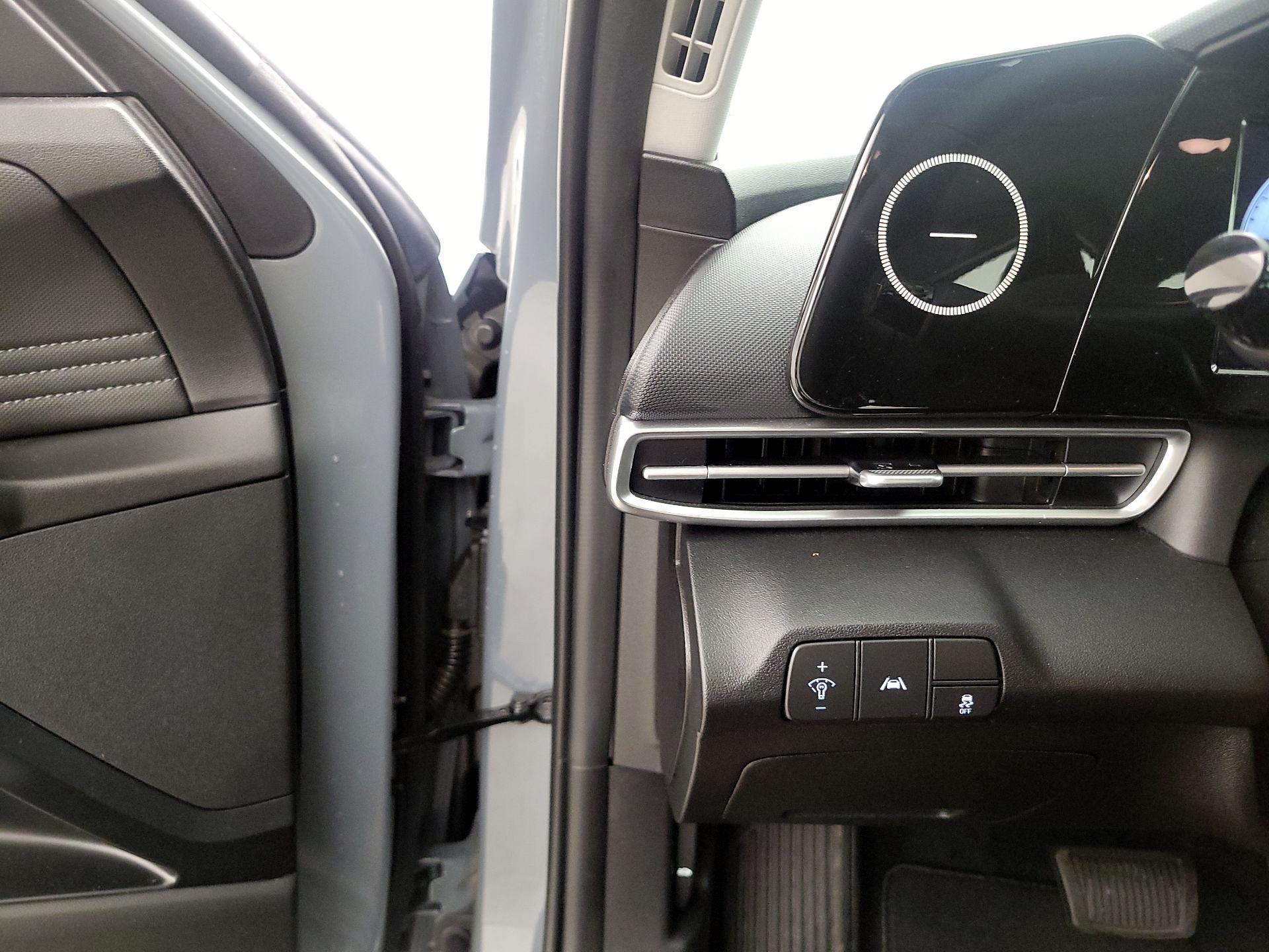 Thumbnail: 2022 Hyundai Elantra - 13