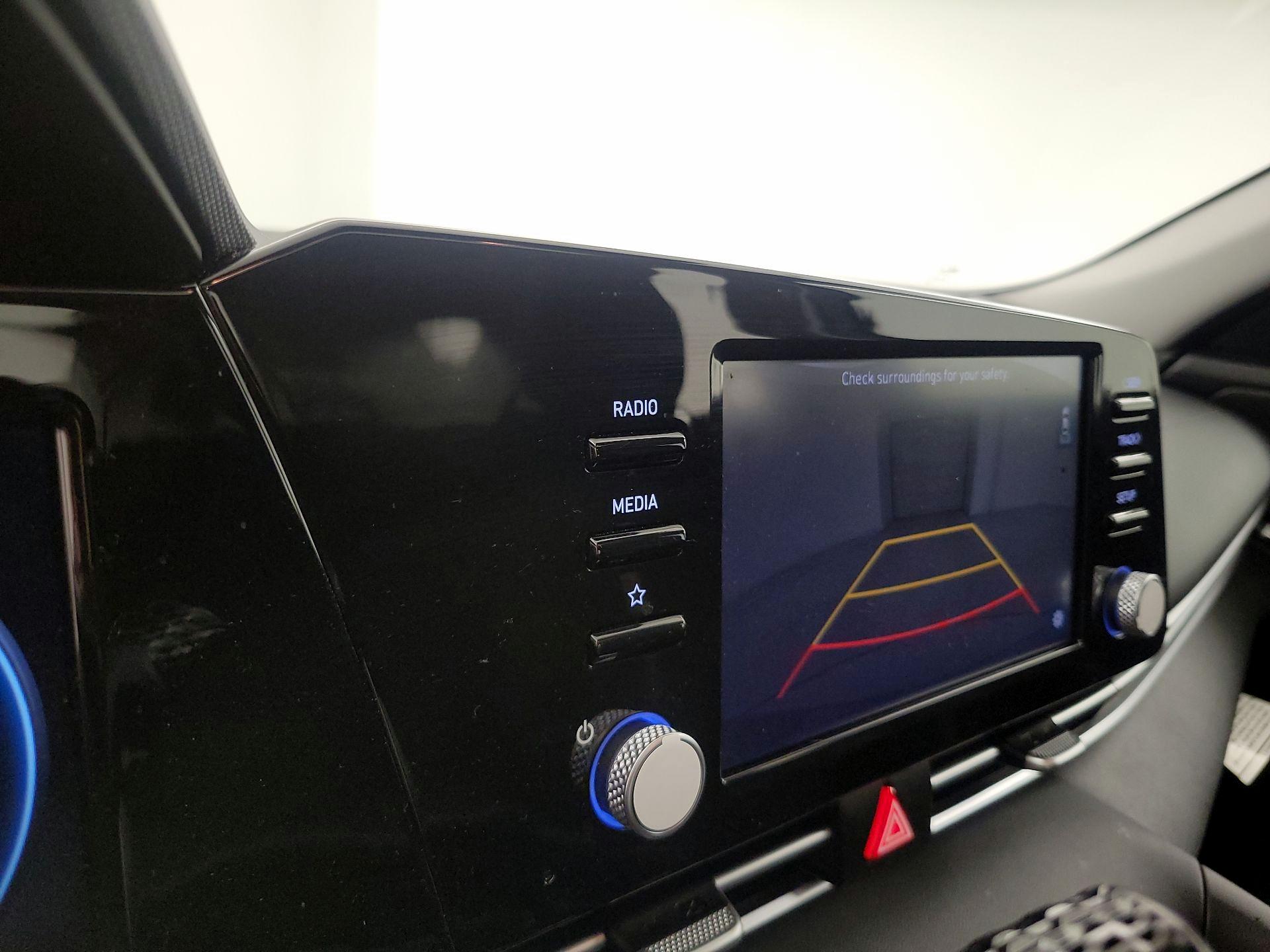 Thumbnail: 2022 Hyundai Elantra - 14