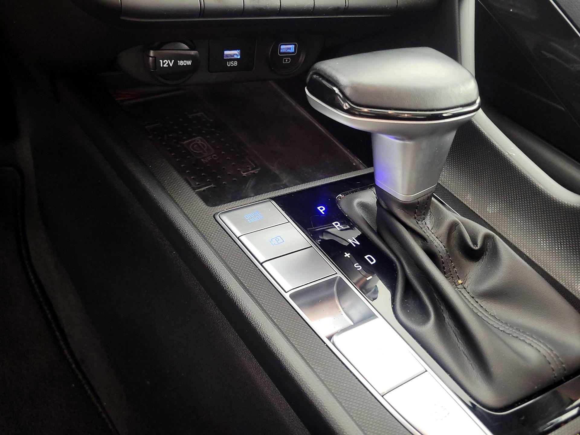 Thumbnail: 2022 Hyundai Elantra - 17