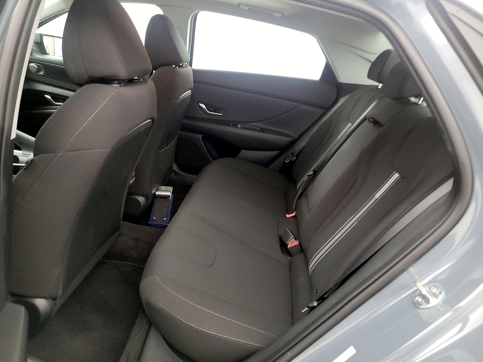 Thumbnail: 2022 Hyundai Elantra - 20