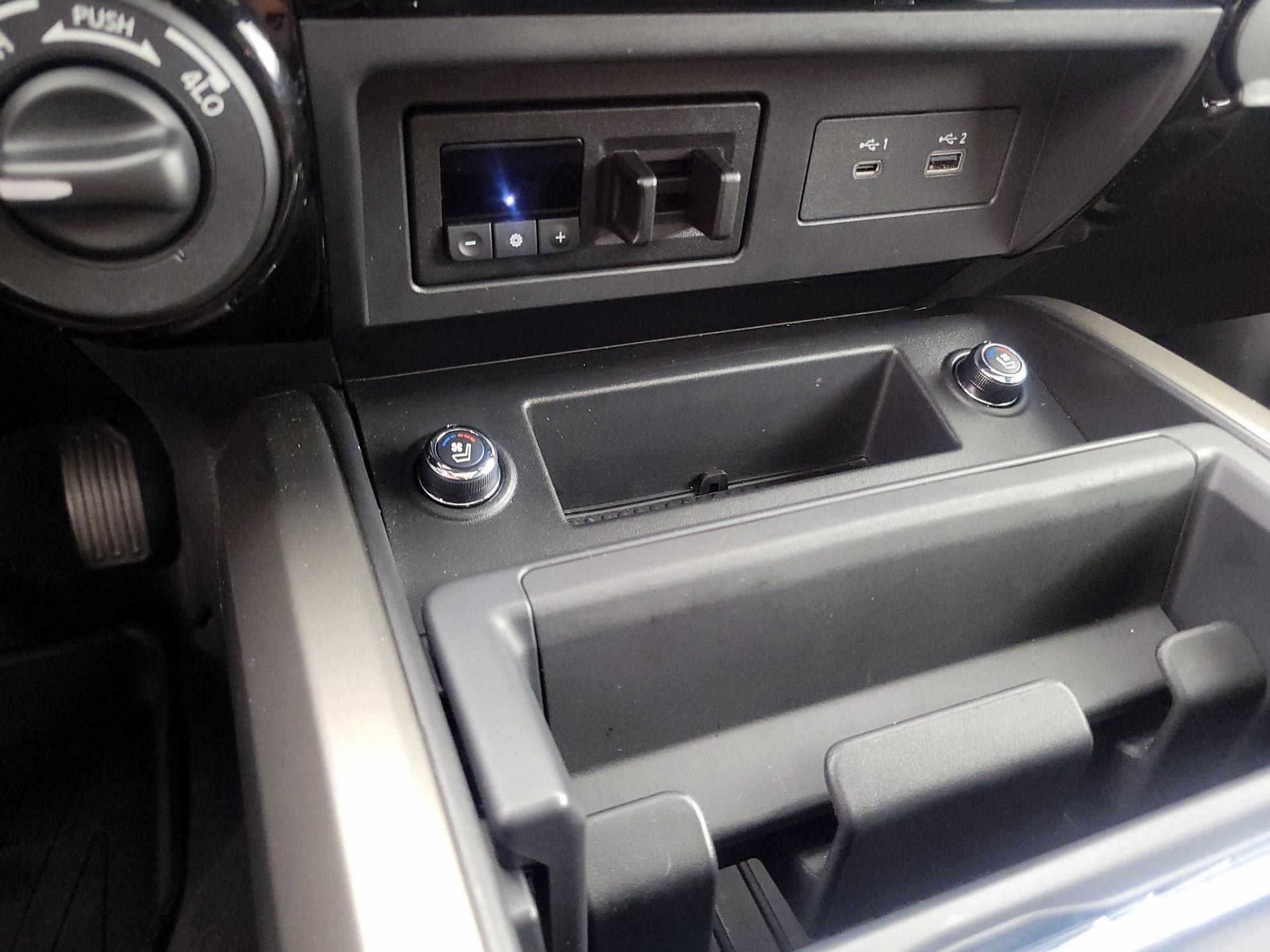 Thumbnail: 2024 Nissan Titan - 19