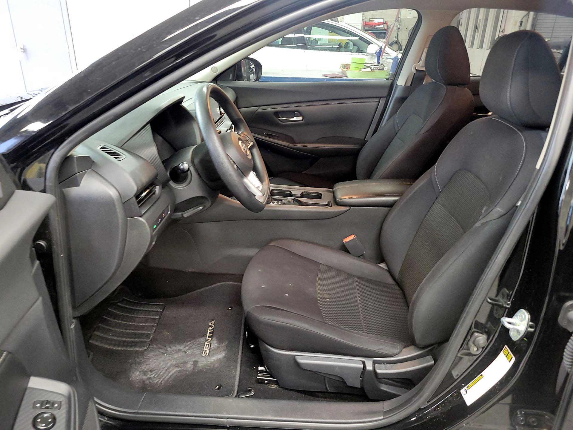 Thumbnail: 2022 Nissan Sentra - 9