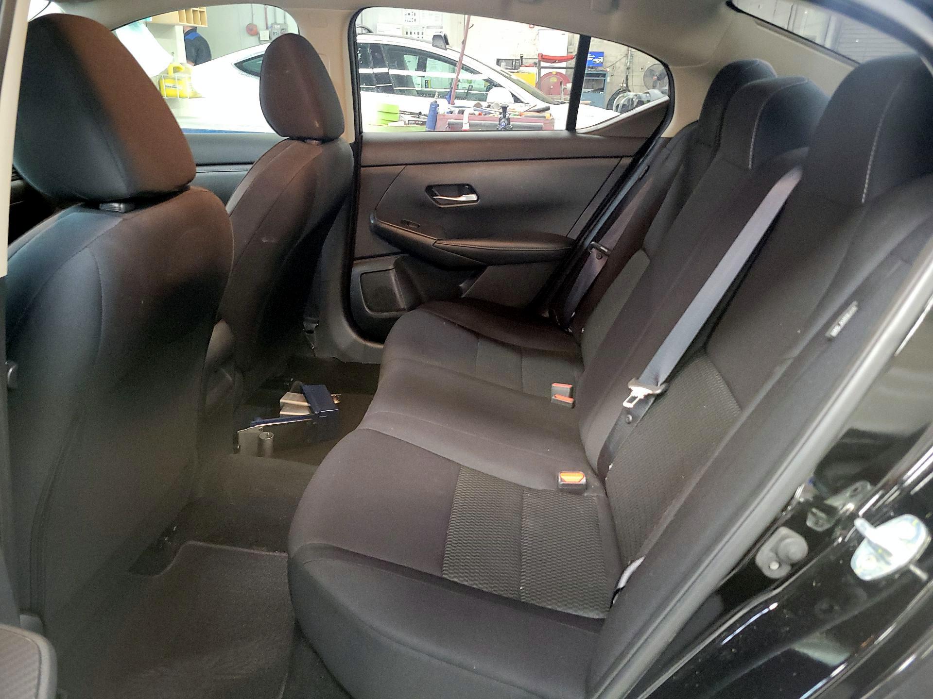 Thumbnail: 2022 Nissan Sentra - 17