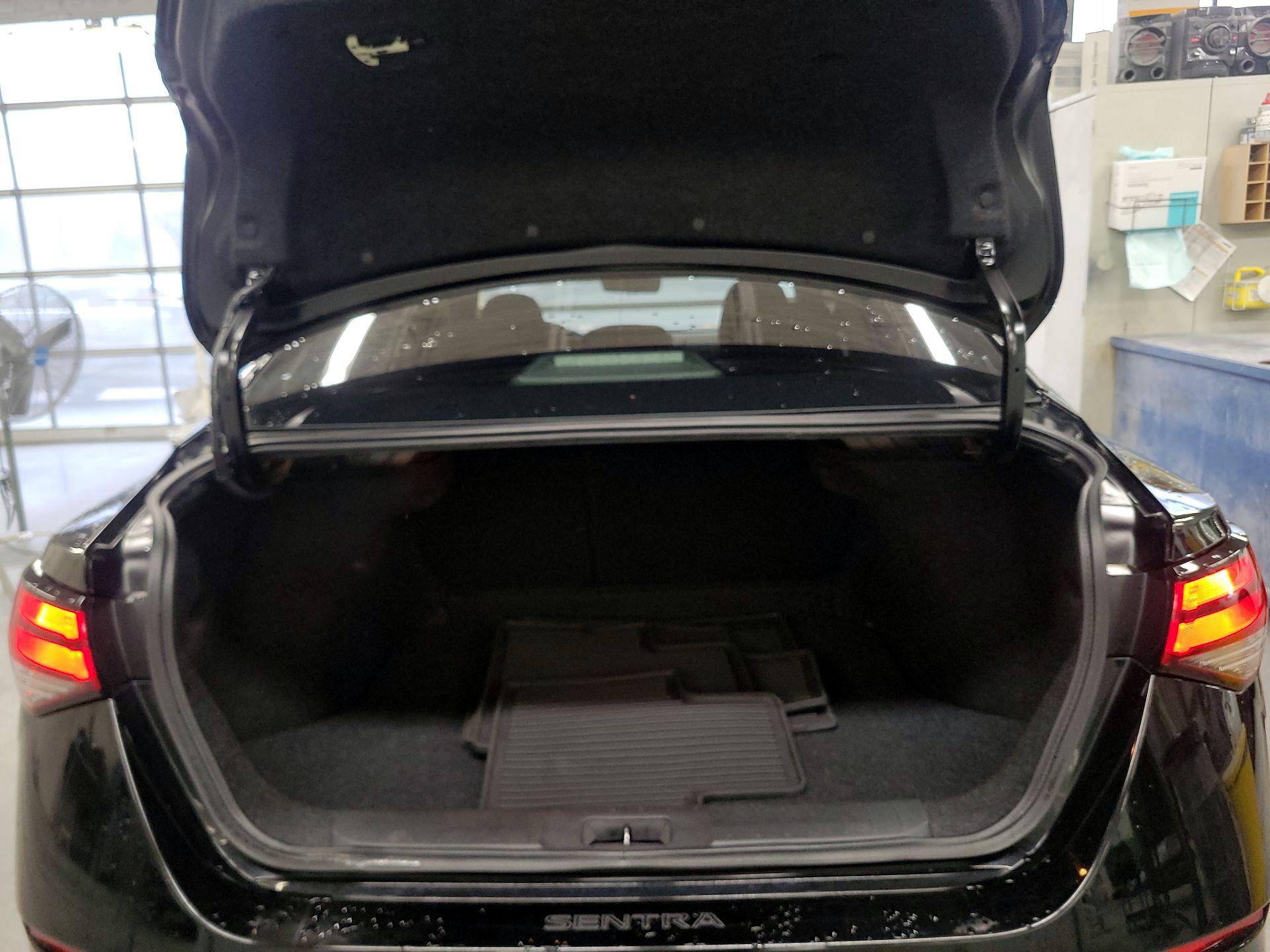 Thumbnail: 2022 Nissan Sentra - 18