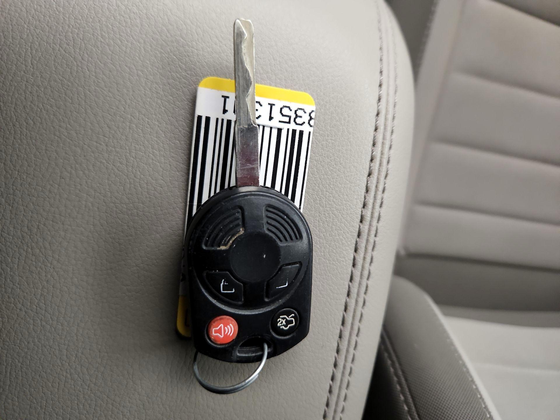 Thumbnail: 2014 Ford Escape - 20