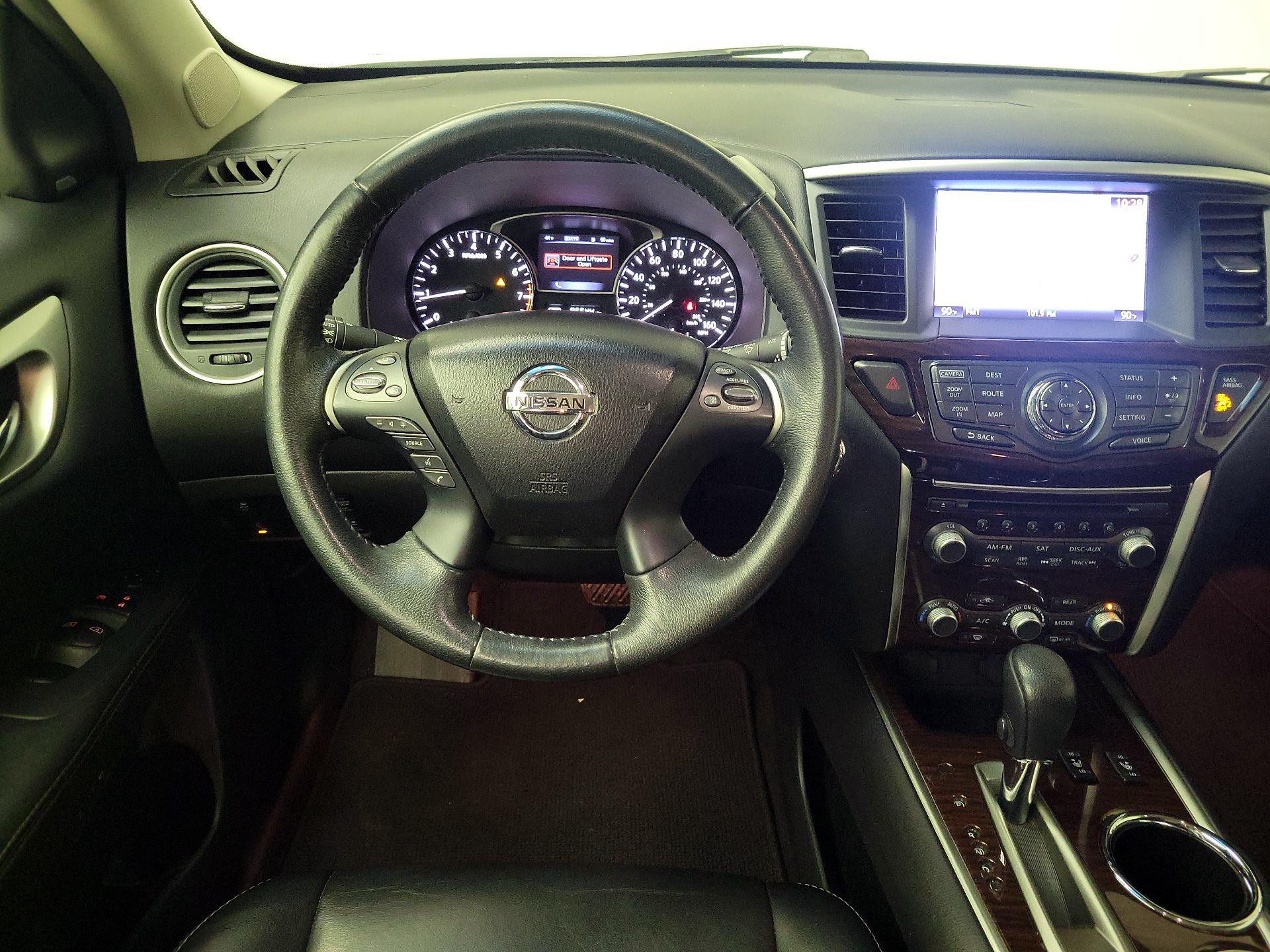 Thumbnail: 2015 Nissan Pathfinder - 10