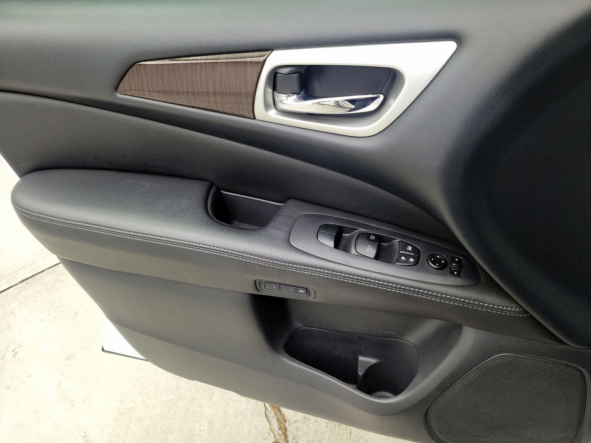 Thumbnail: 2015 Nissan Pathfinder - 12