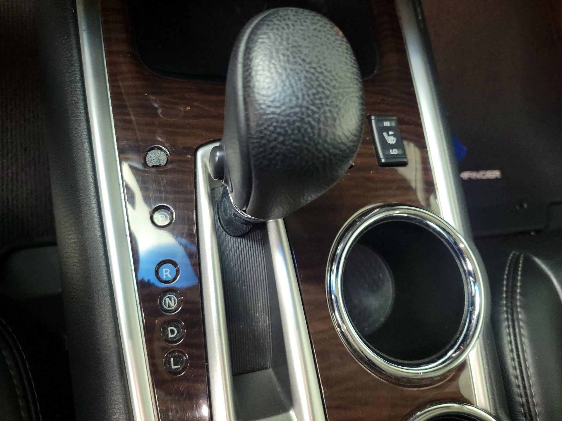 Thumbnail: 2015 Nissan Pathfinder - 18