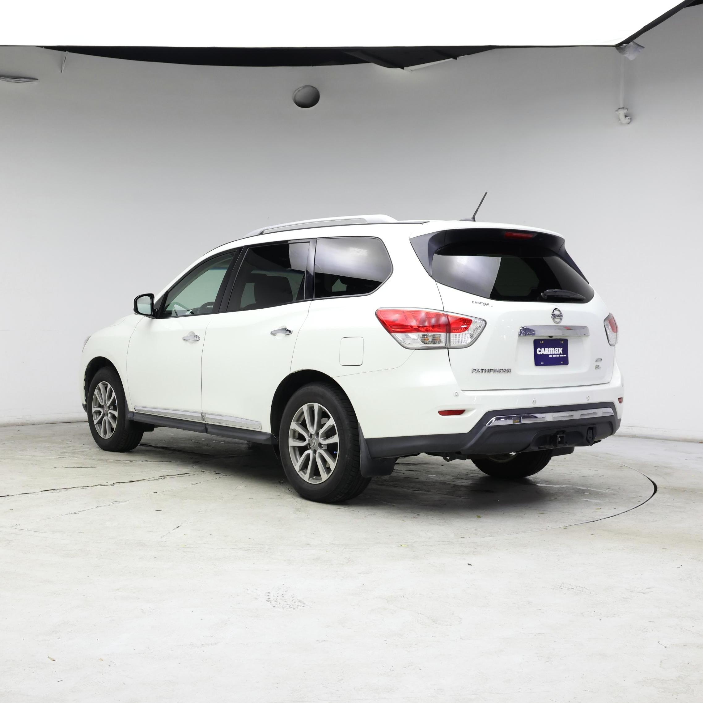 Thumbnail: 2015 Nissan Pathfinder - 2