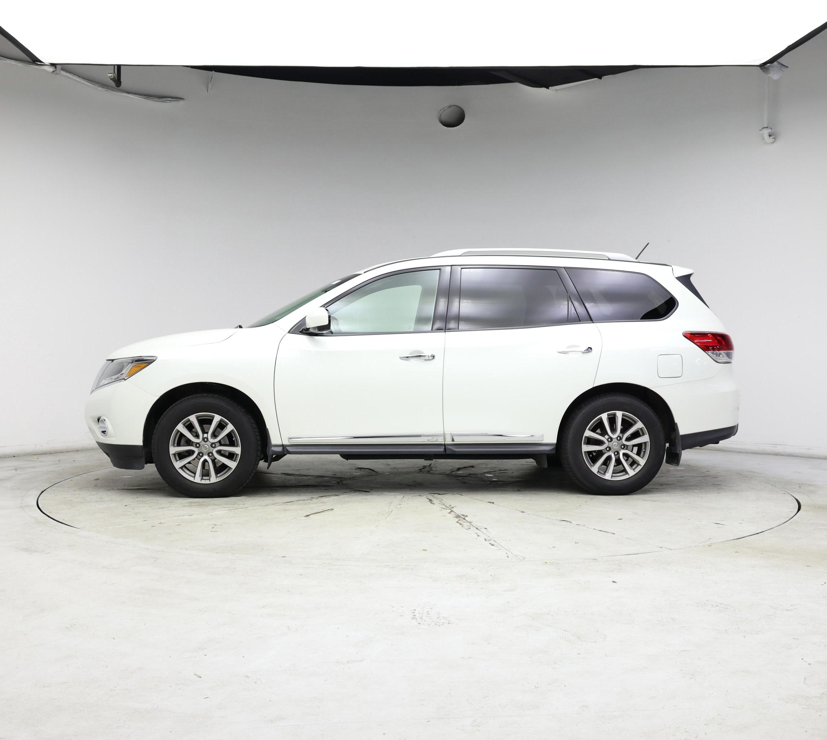 Thumbnail: 2015 Nissan Pathfinder - 3