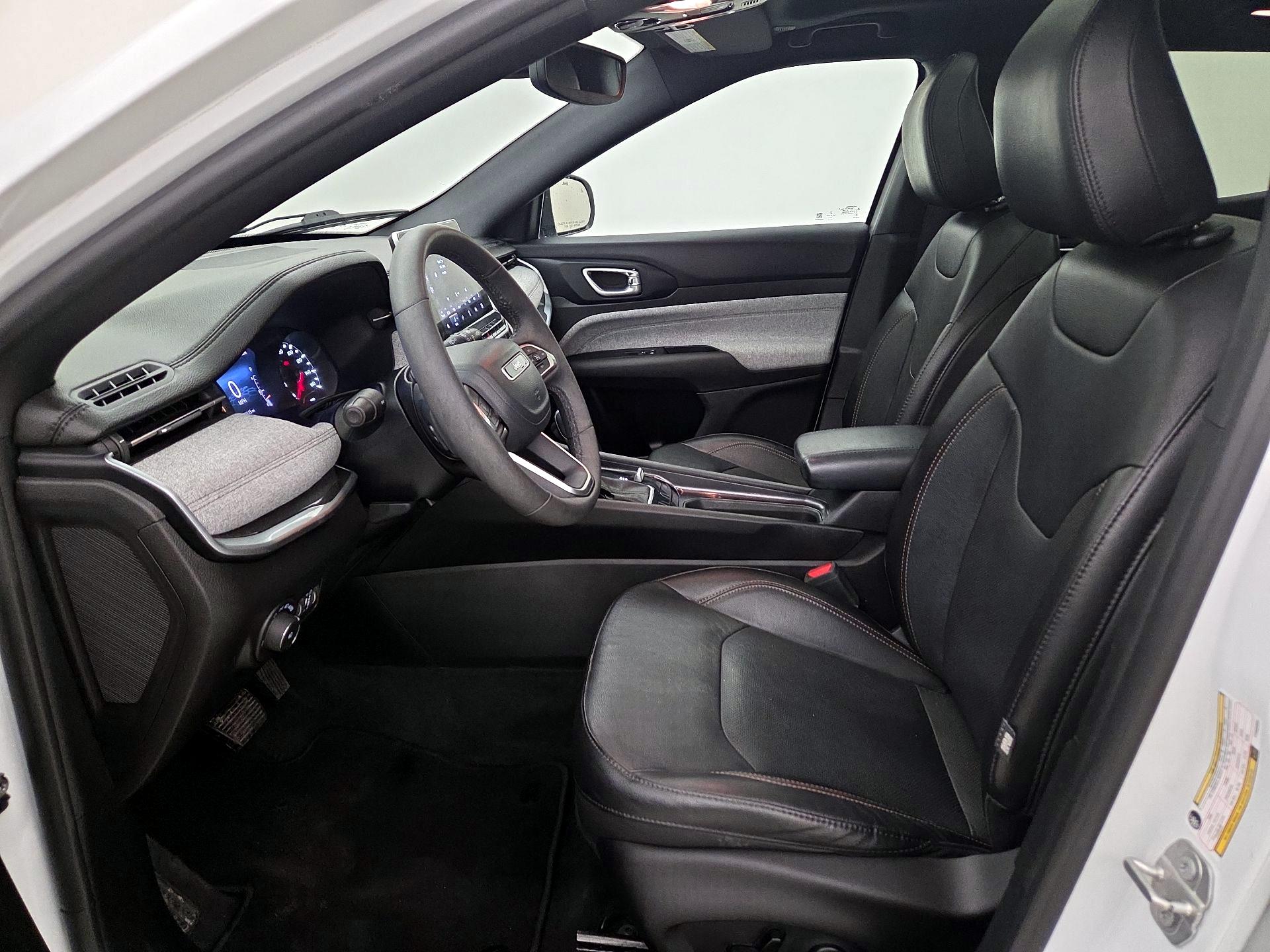 Thumbnail: 2023 Jeep Compass - 11