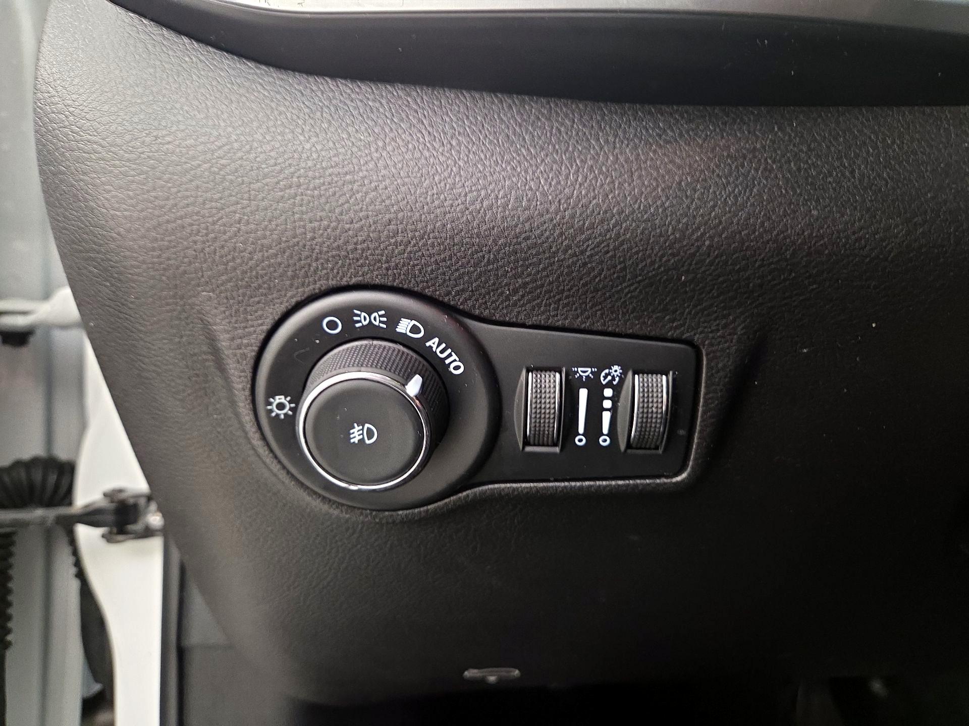 Thumbnail: 2023 Jeep Compass - 13