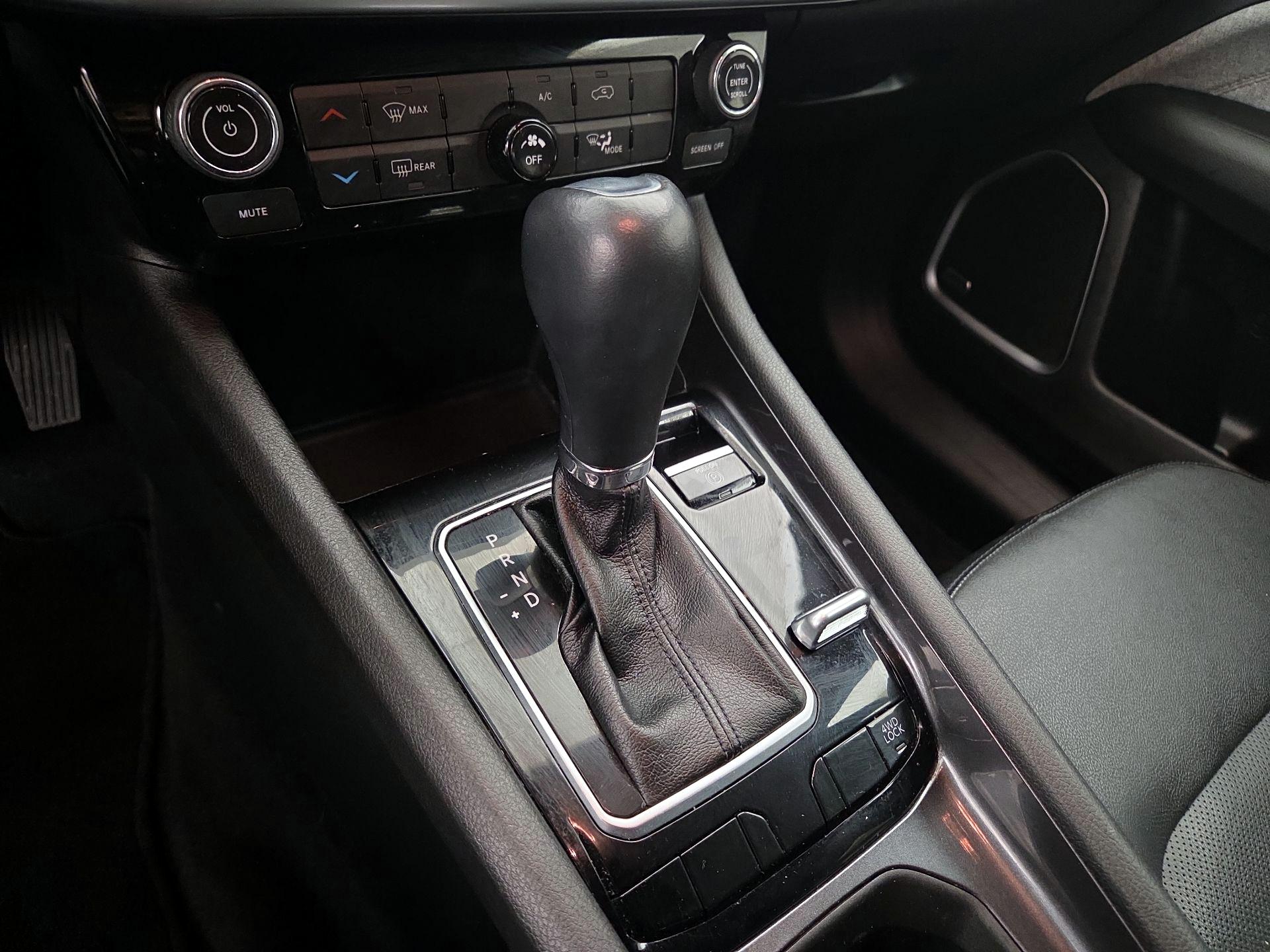 Thumbnail: 2023 Jeep Compass - 17