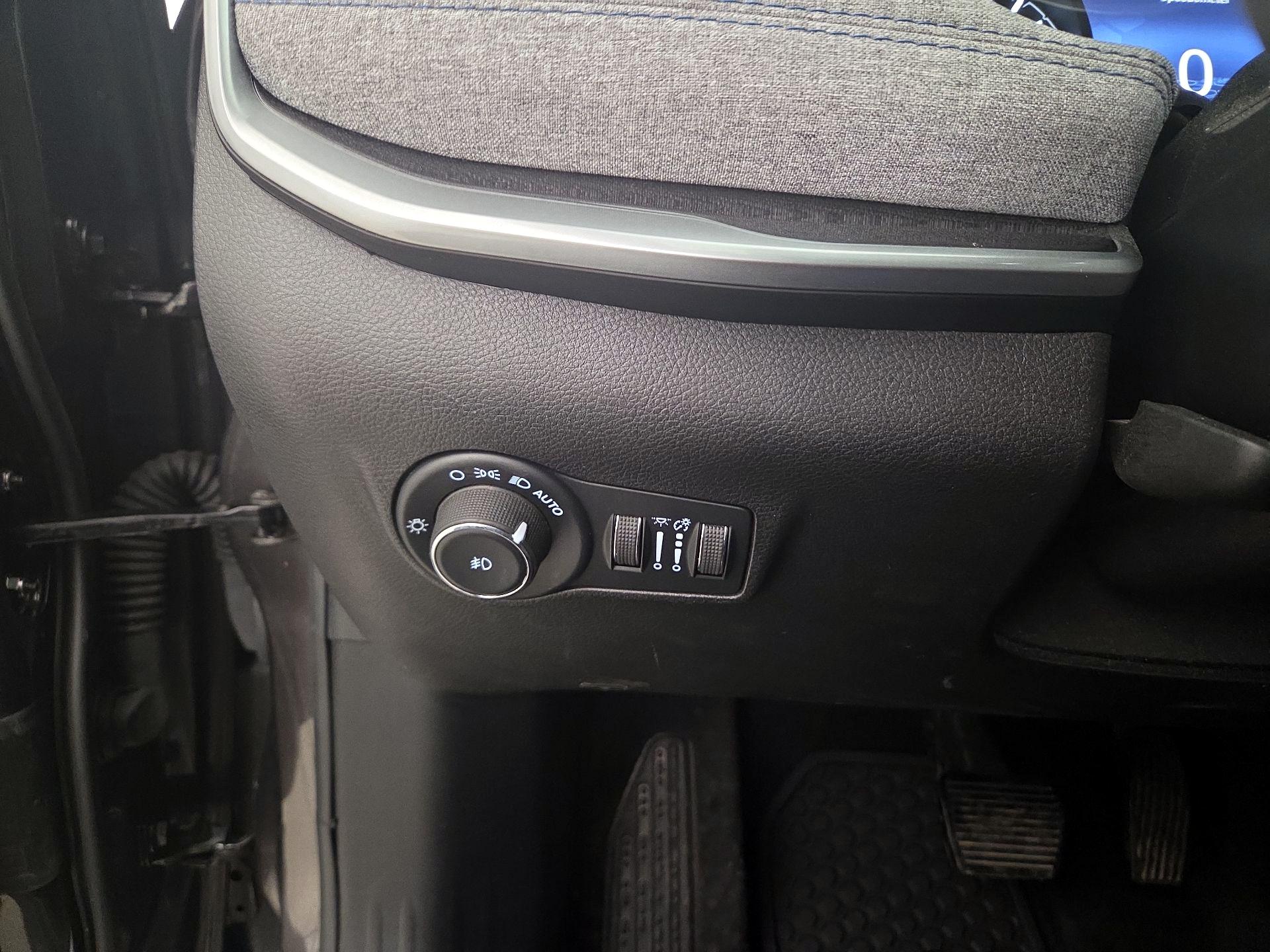 Thumbnail: 2022 Jeep Compass - 13