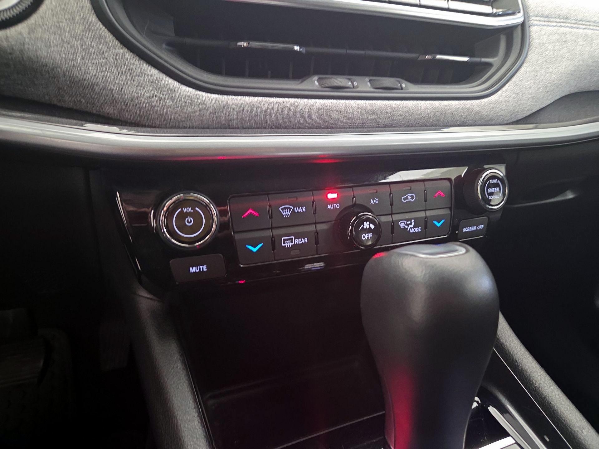 Thumbnail: 2022 Jeep Compass - 16