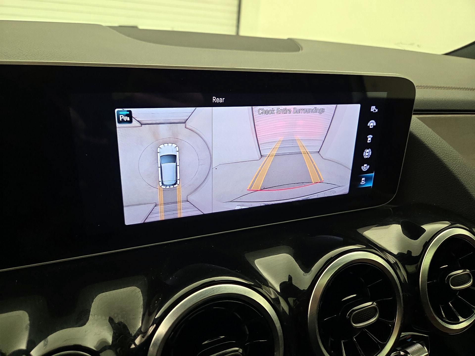 Thumbnail: 2021 Mercedes-Benz GLA - 14