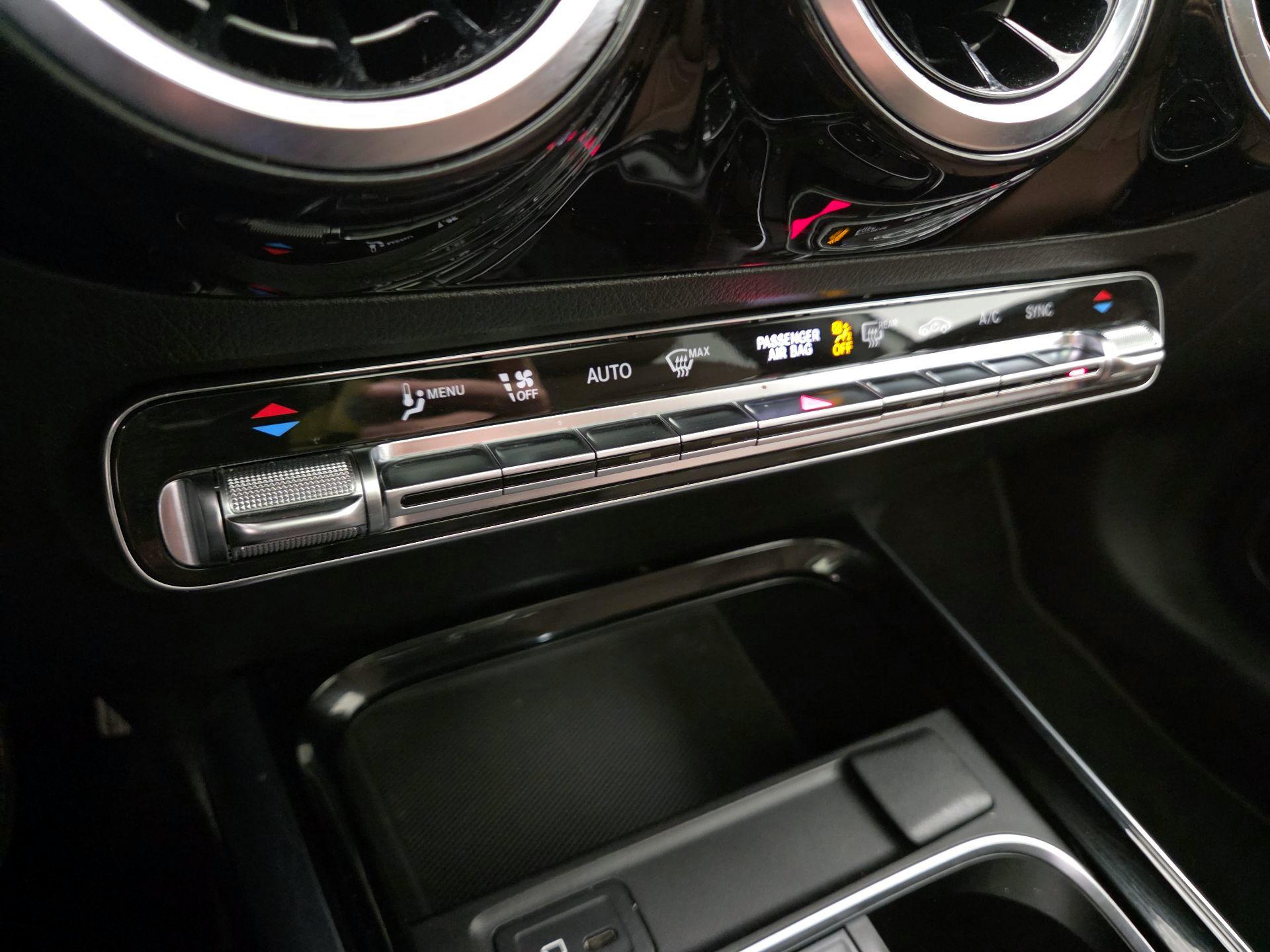 Thumbnail: 2021 Mercedes-Benz GLA - 16