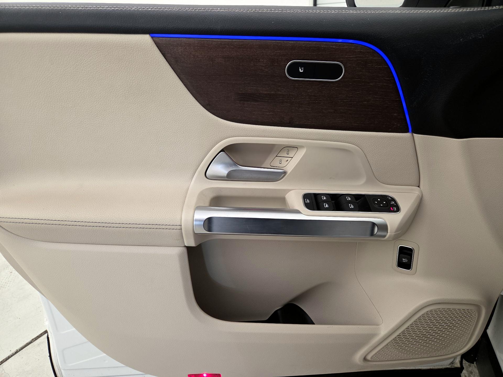 Thumbnail: 2022 Mercedes-Benz GLB - 12