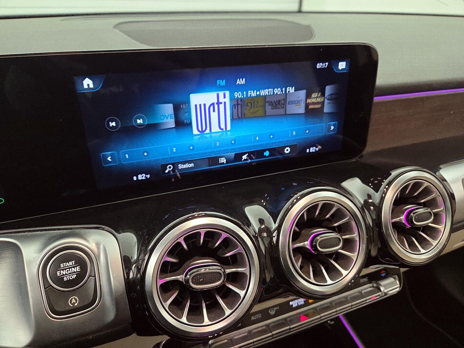 Thumbnail: 2022 Mercedes-Benz GLB - 15