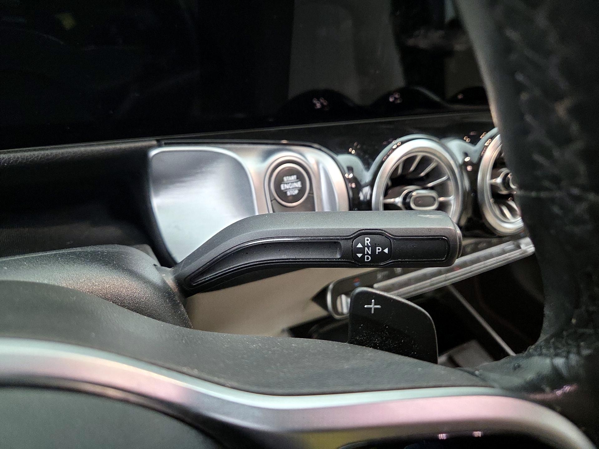 Thumbnail: 2022 Mercedes-Benz GLB - 17