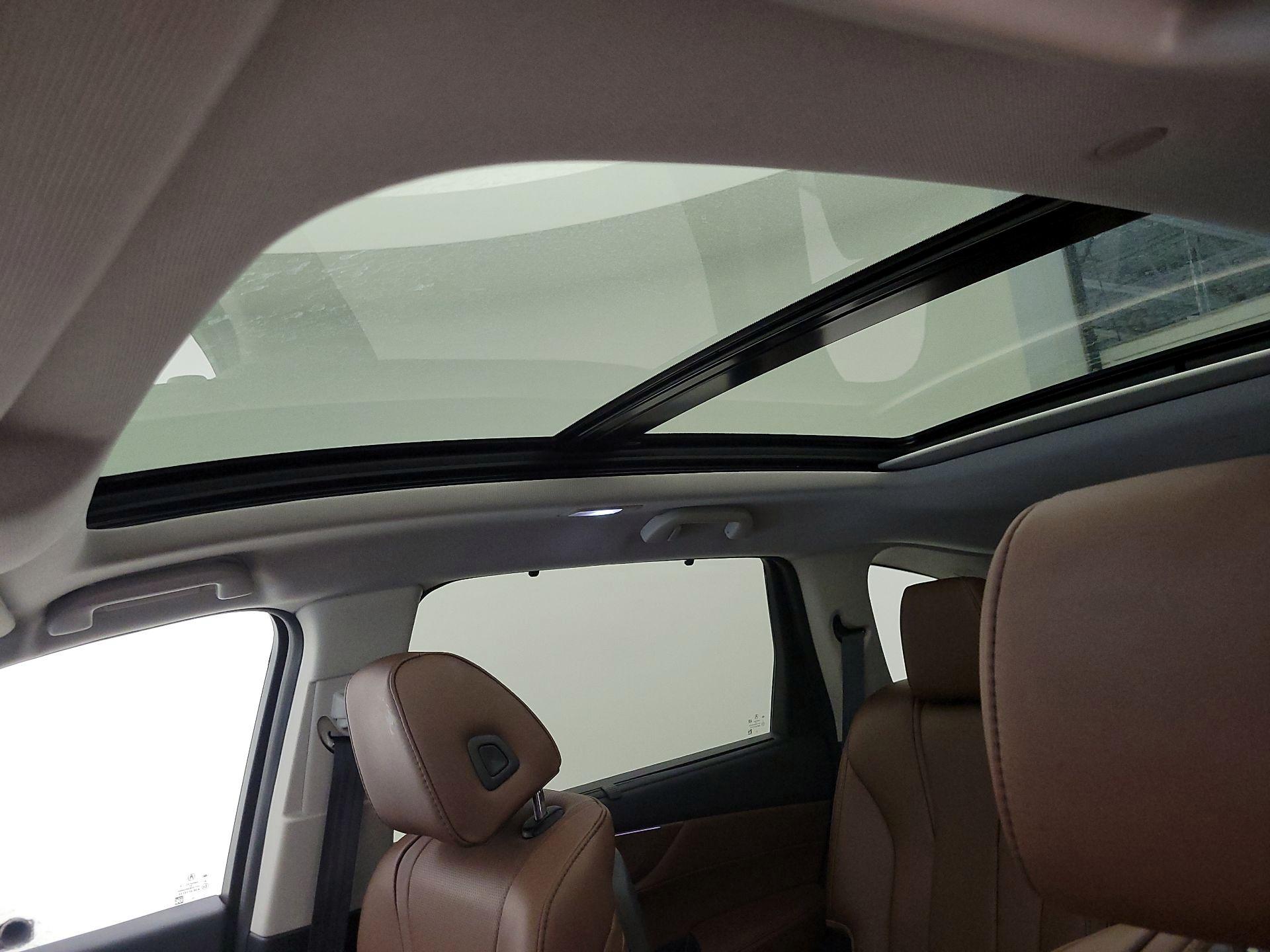 Thumbnail: 2023 Acura MDX - 18