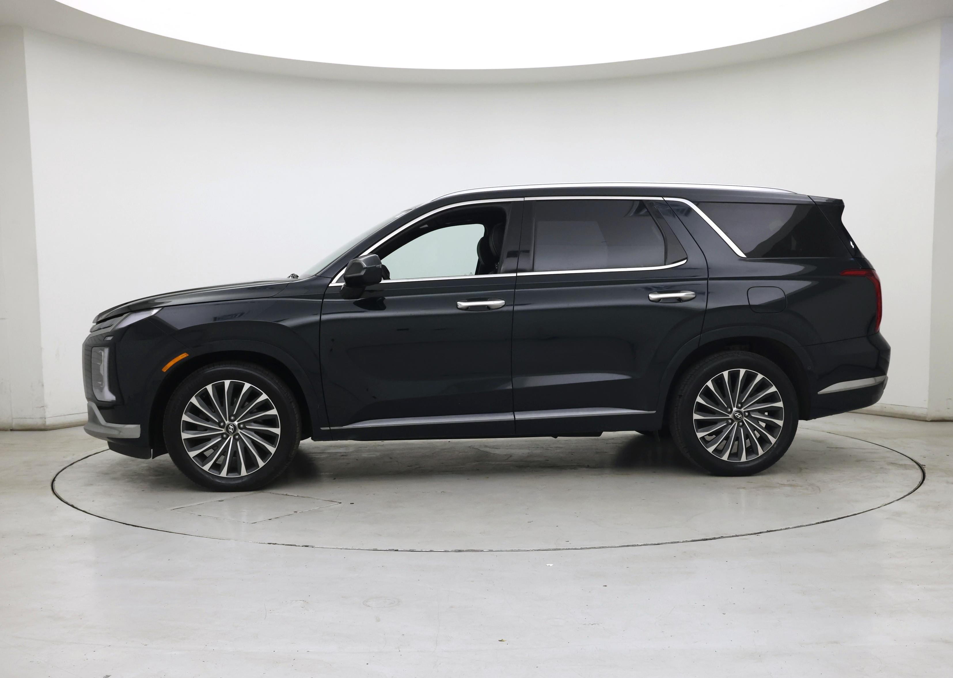 Thumbnail: 2023 Hyundai Palisade - 3