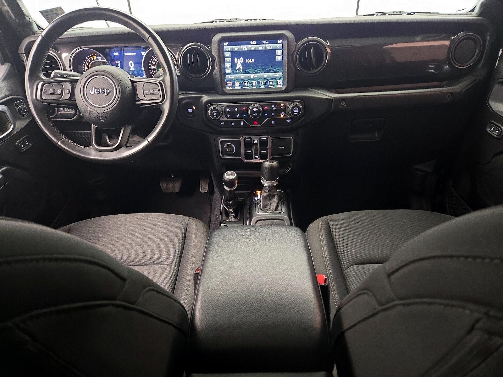 2022 Jeep Gladiator Altitude - Photo 10