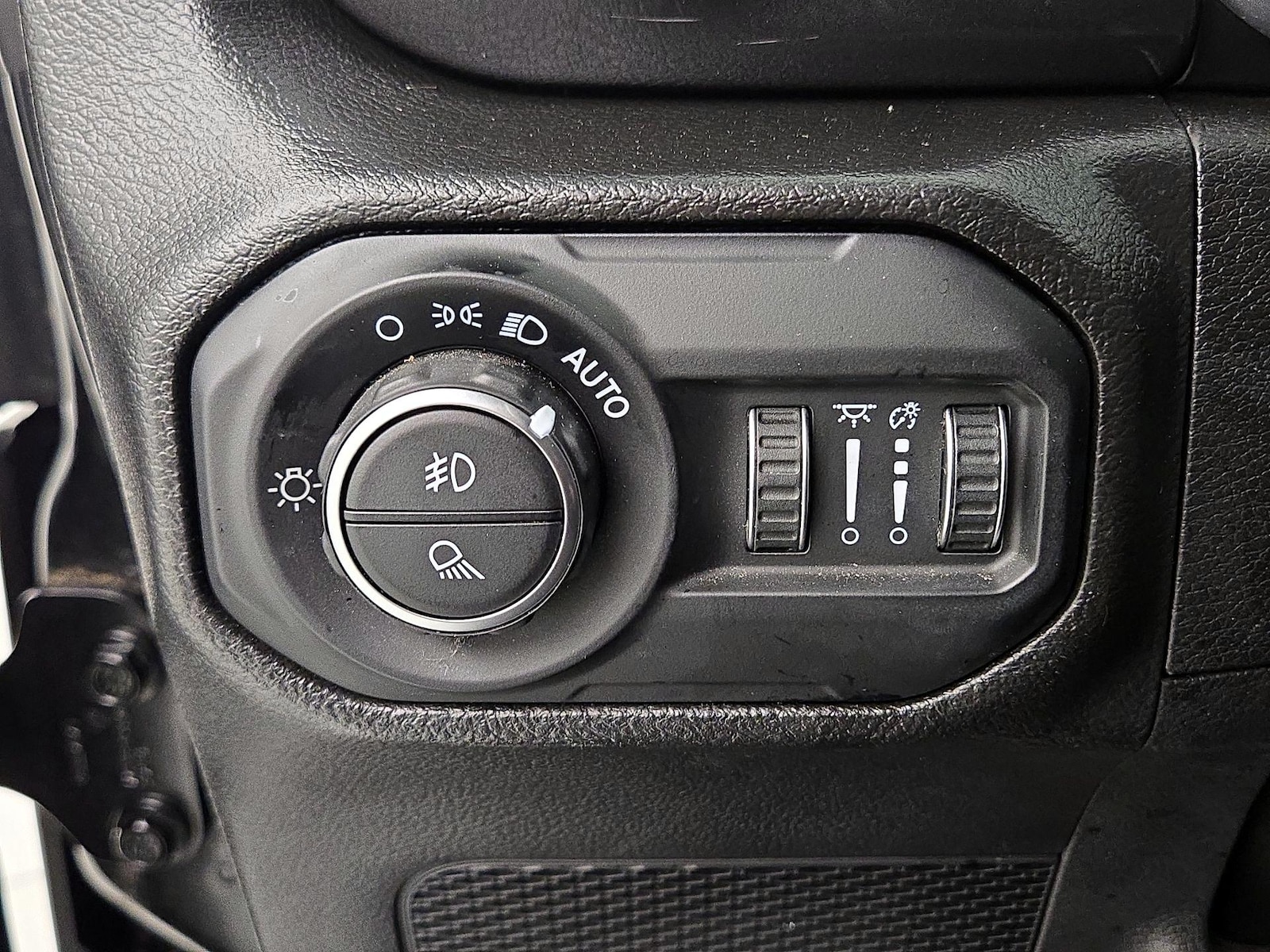2022 Jeep Gladiator Altitude - Photo 14