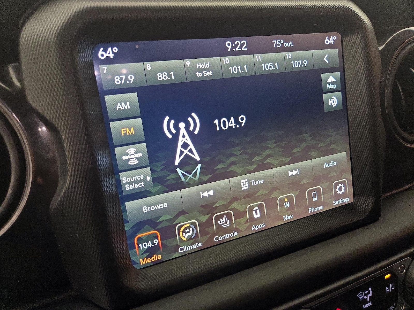 2022 Jeep Gladiator Altitude - Photo 17