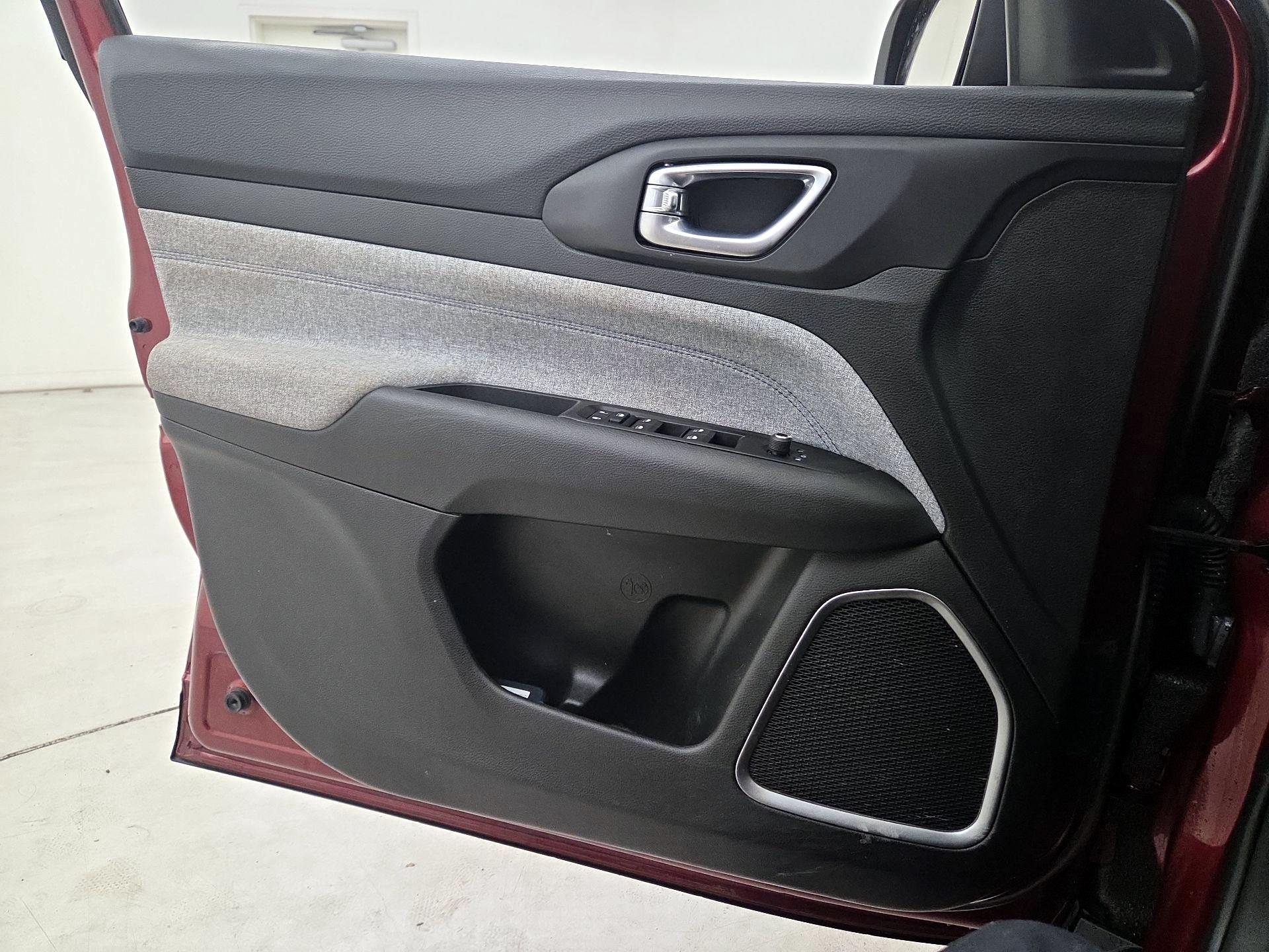 Thumbnail: 2022 Jeep Compass - 12