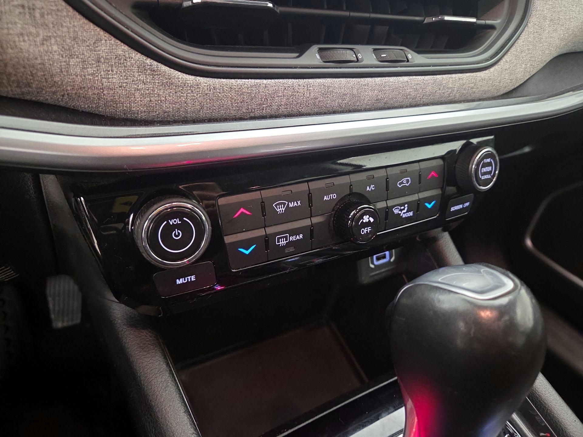 Thumbnail: 2022 Jeep Compass - 16