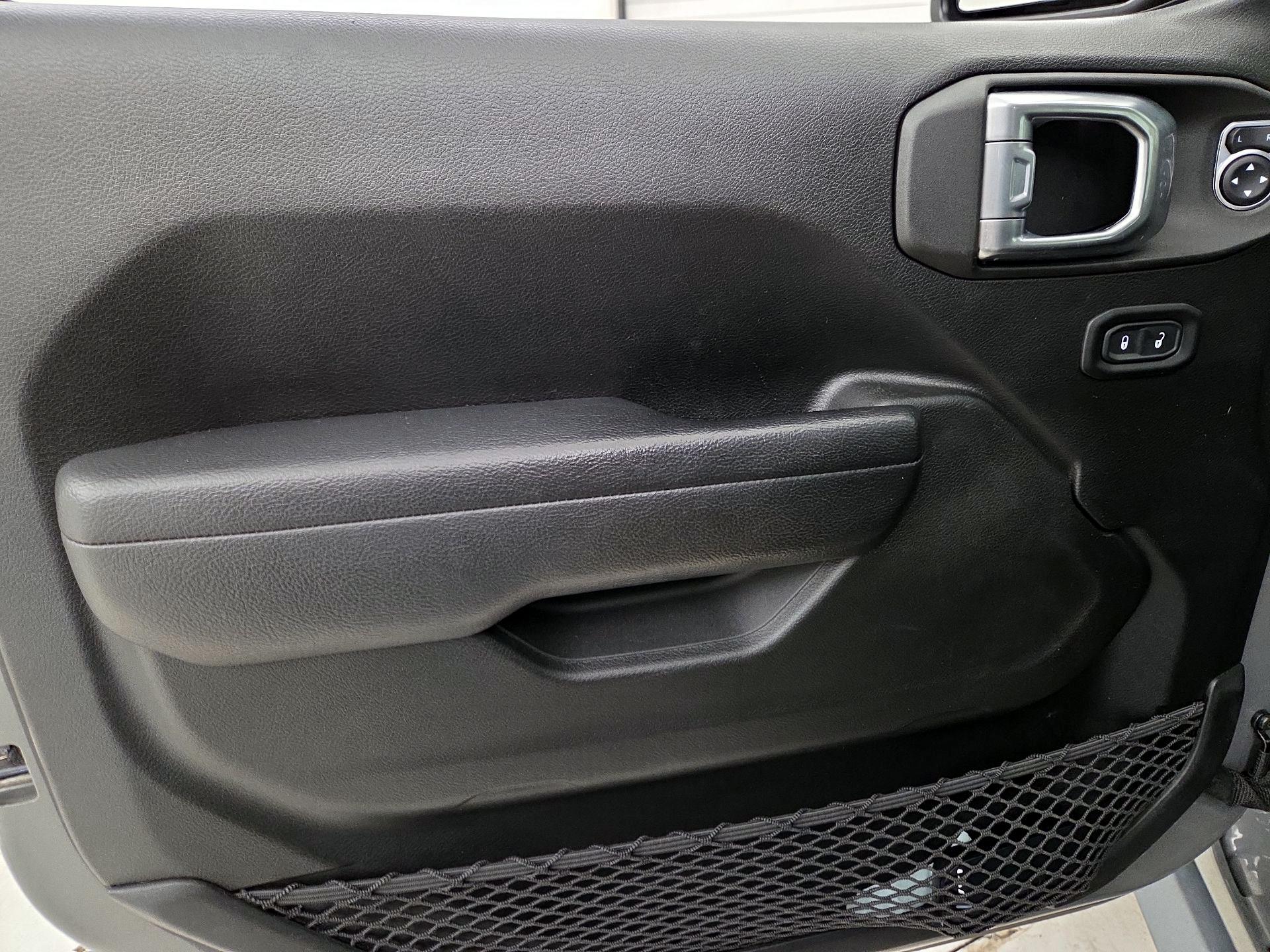 Thumbnail: 2022 Jeep Gladiator - 12