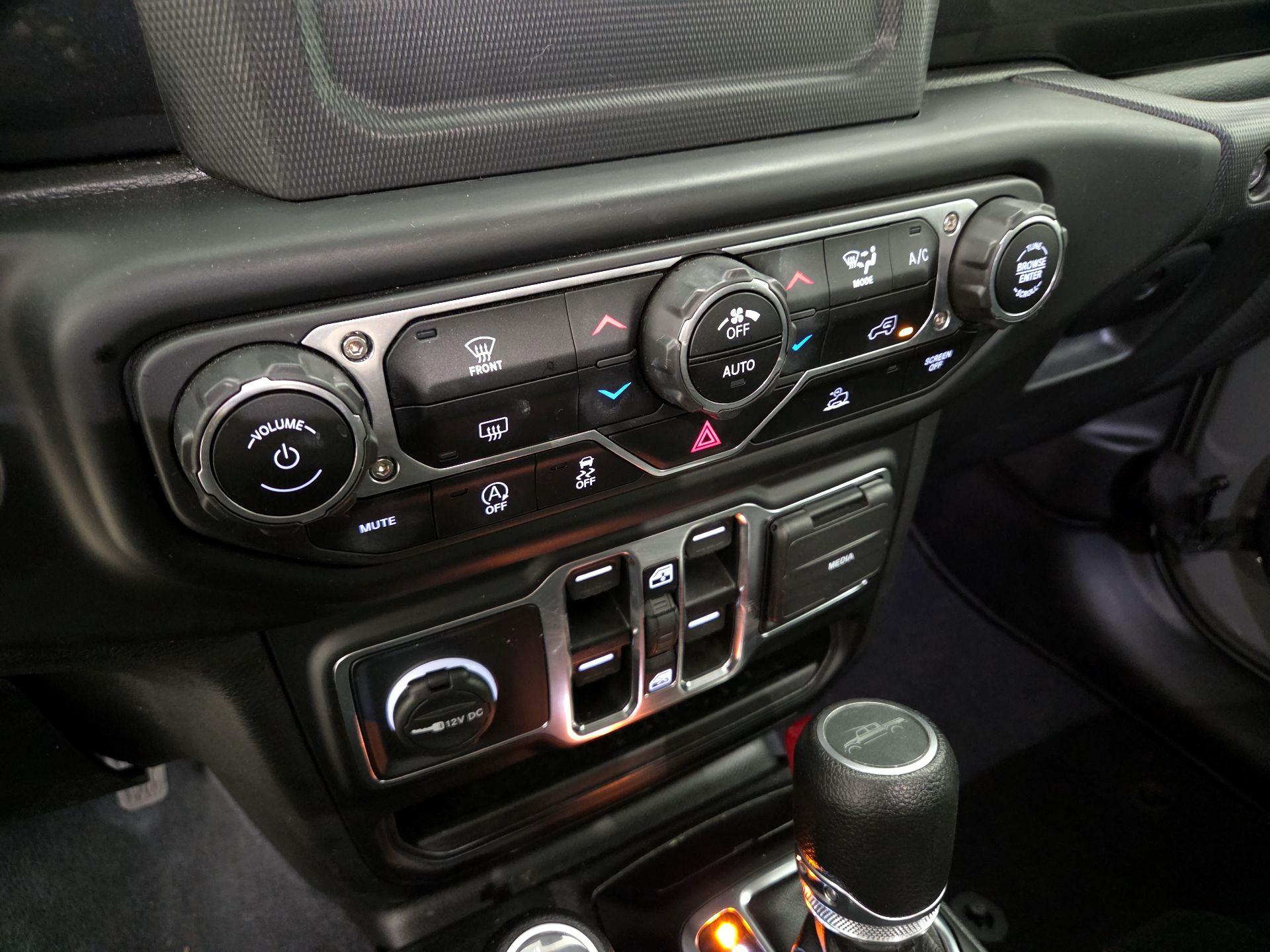 Thumbnail: 2022 Jeep Gladiator - 16