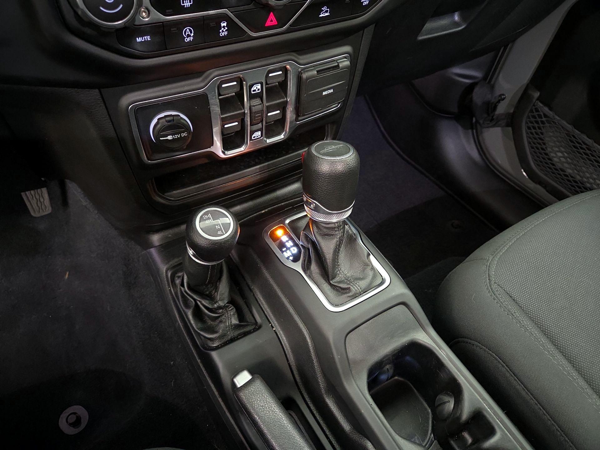 Thumbnail: 2022 Jeep Gladiator - 17